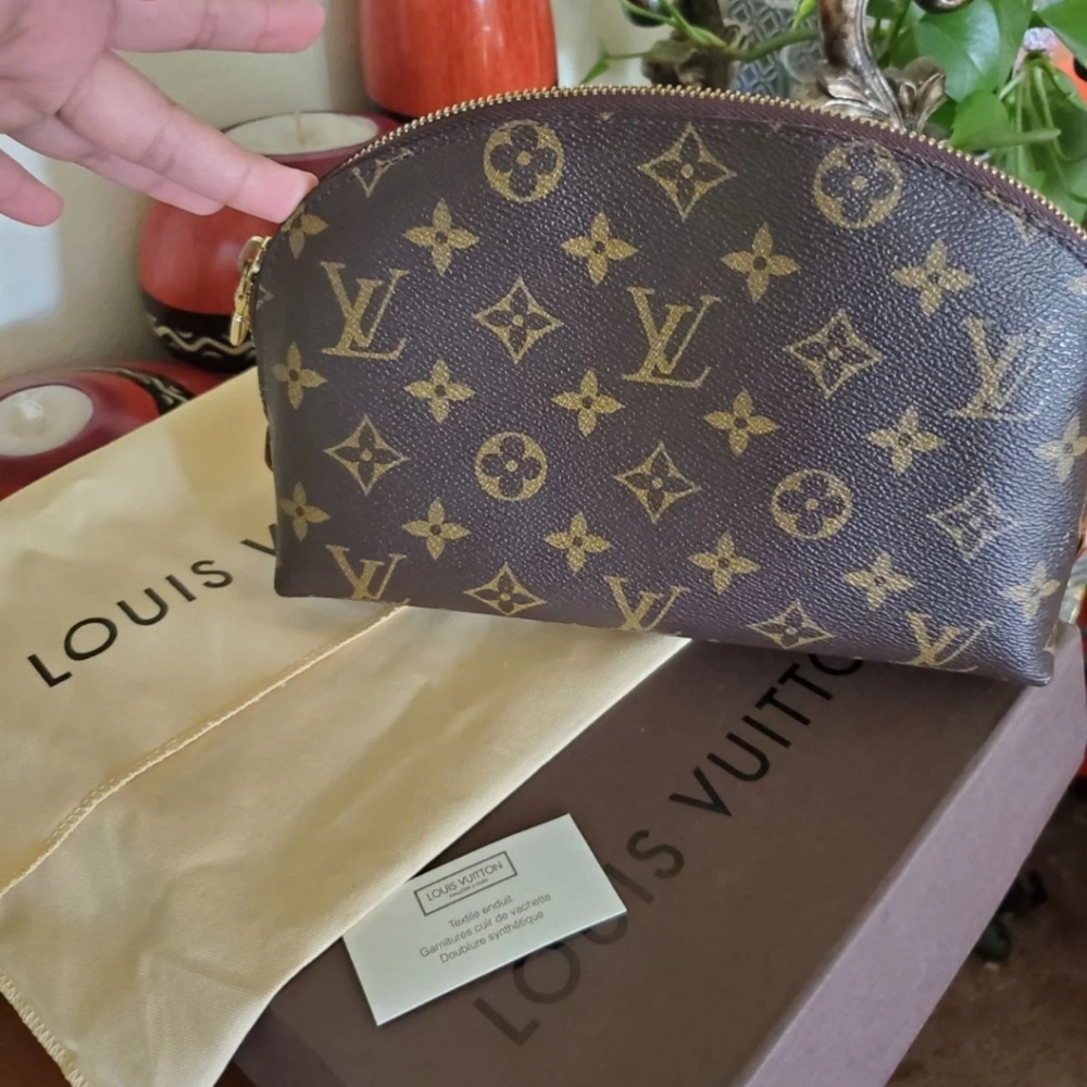 Authentic cosmetic pouch gm